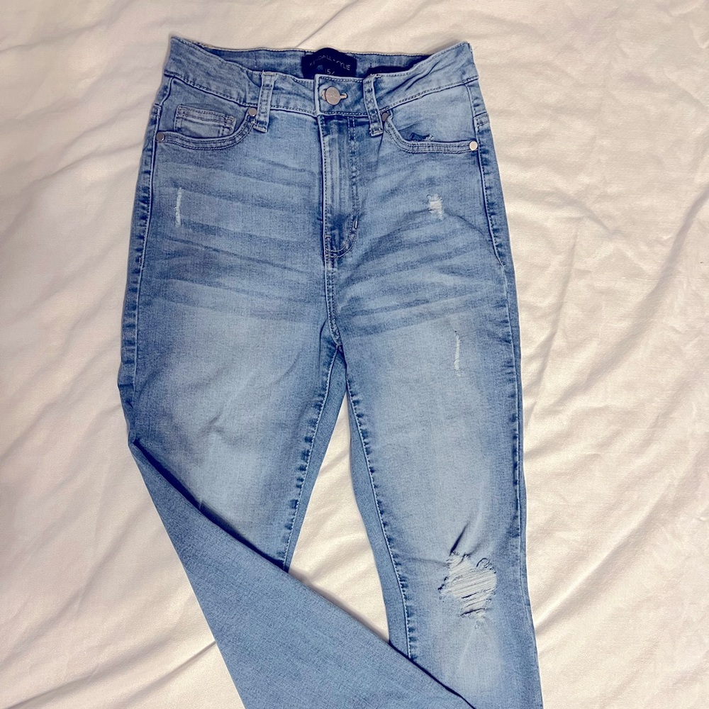 NWOT Kendal and Kylie jeans